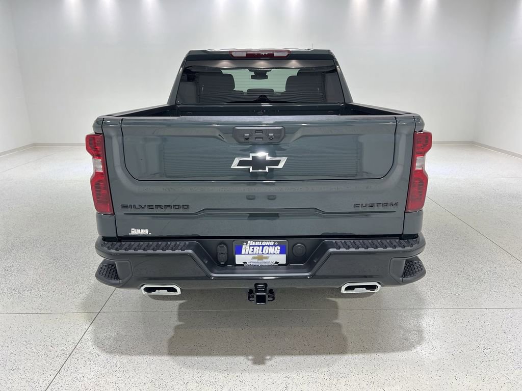 New 2026 Chevrolet Silverado 1500 Custom Trail Boss w/ LPO, Dark Essentials Package image 4