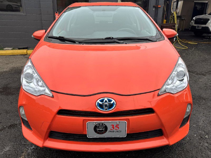 Used 2013 Toyota Prius C Three image 8