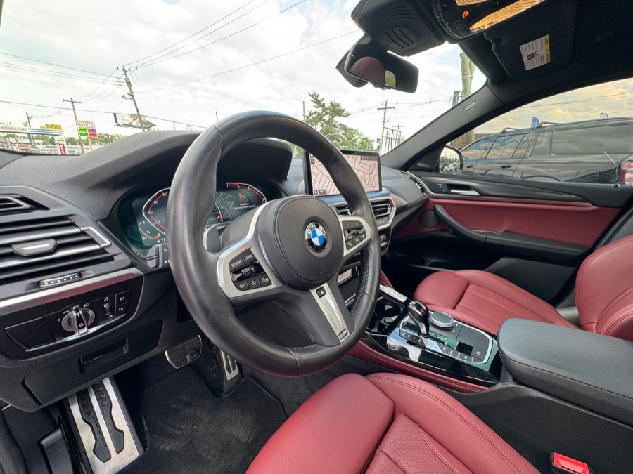 Used 2023 BMW X4 xDrive30i w/ M Sport Package 2 w/ M Sport Package AWD/4WD image 23
