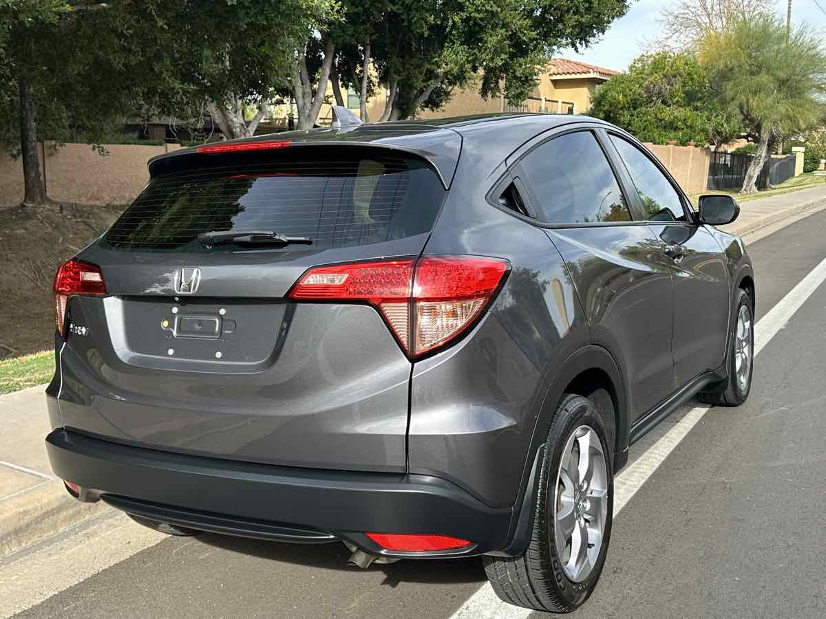 Used 2017 Honda HR-V LX image 8