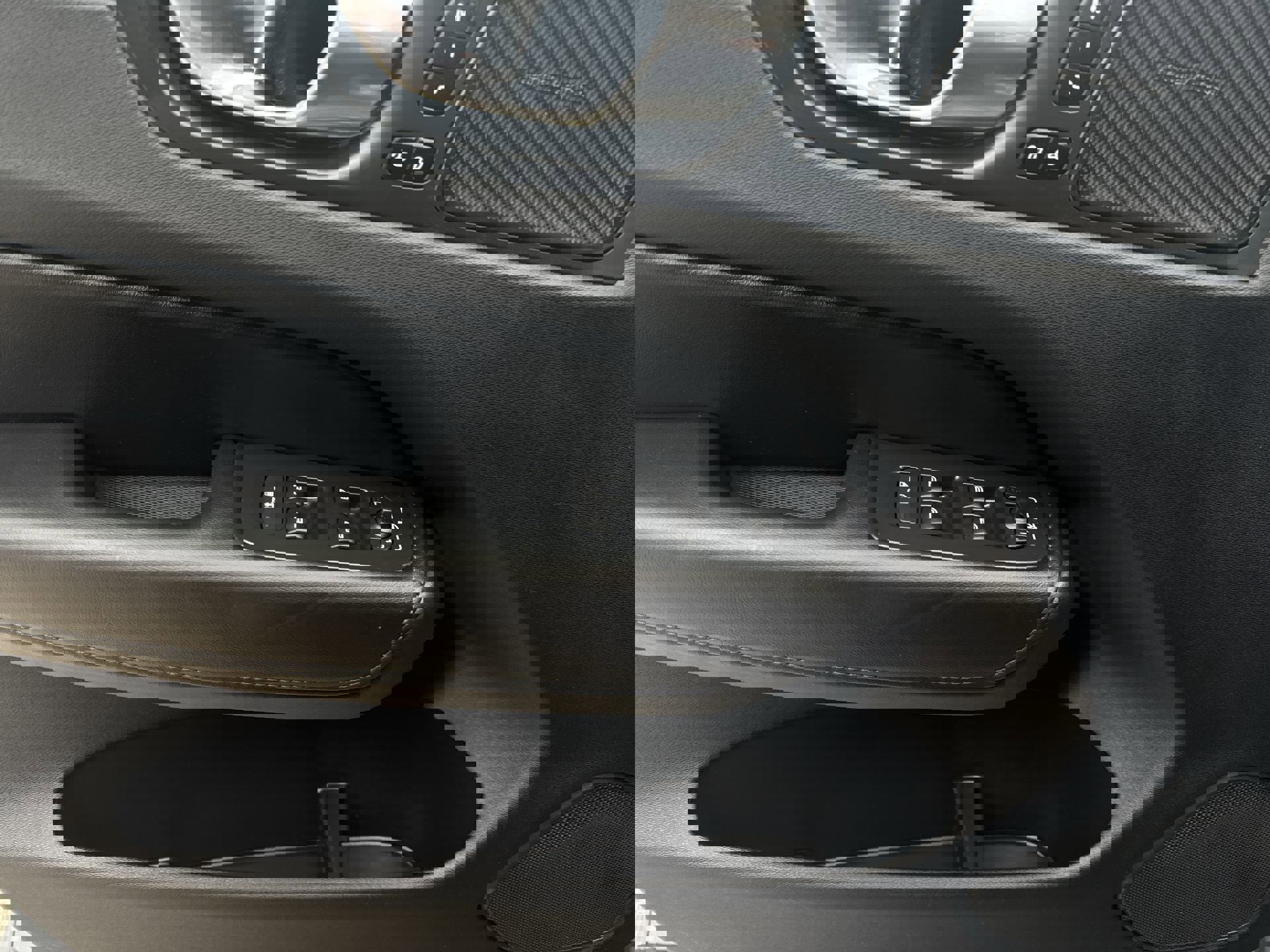 Used 2024 Volvo XC60 T8 Plus w/ Climate Package image 23