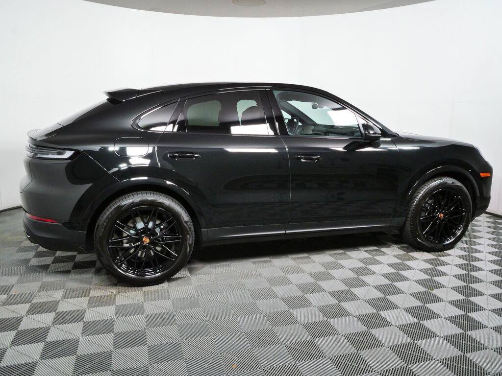 New 2026 Porsche Cayenne Coupe AWD/4WD image 28