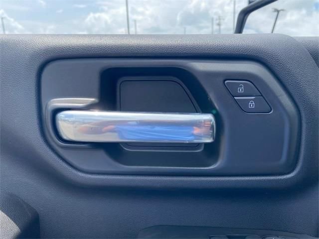 New 2025 GMC Sierra 2500 Pro w/ Convenience Package AWD/4WD image 13