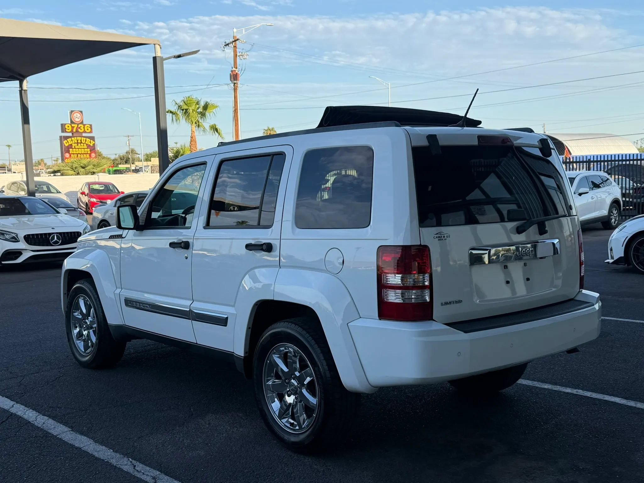 Used 2011 Jeep Liberty Limited w/ Tire & Wheel Group RWD image 6
