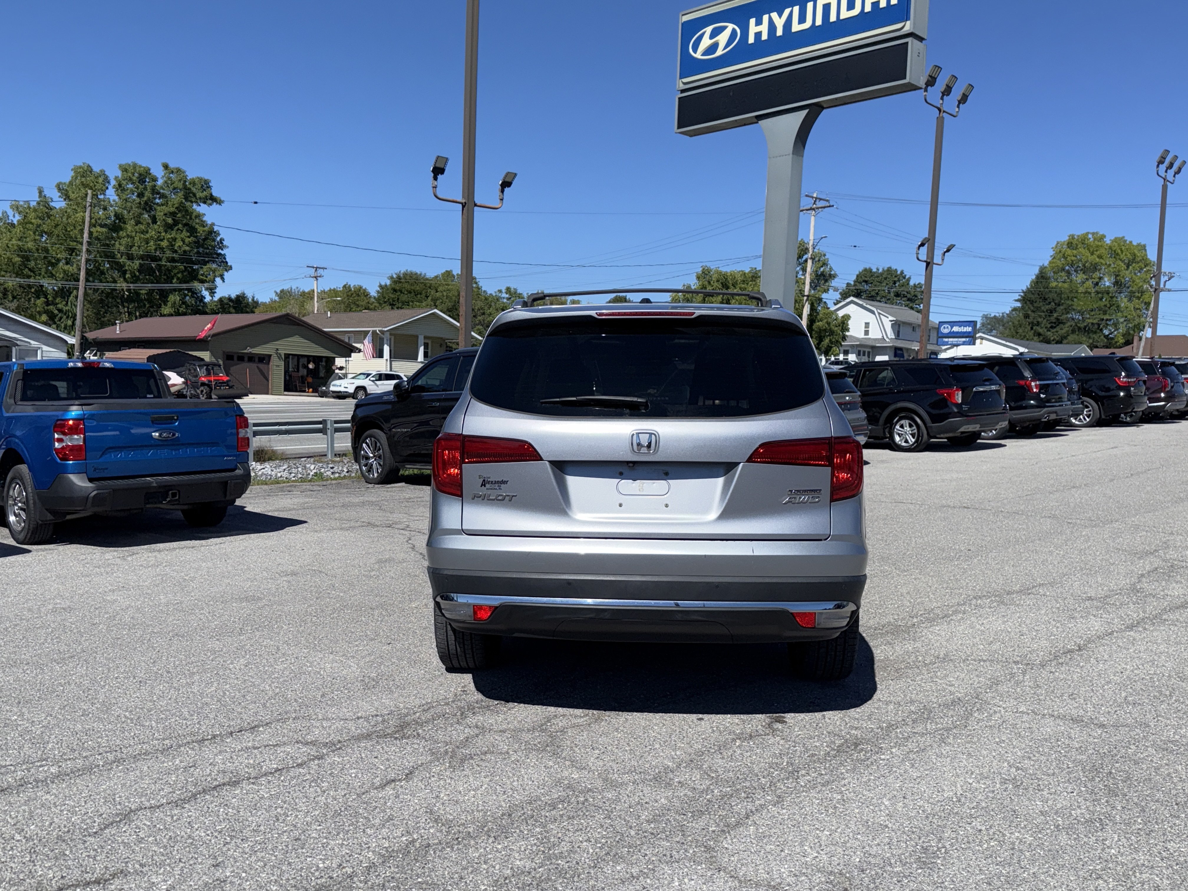 Used 2017 Honda Pilot Touring image 4