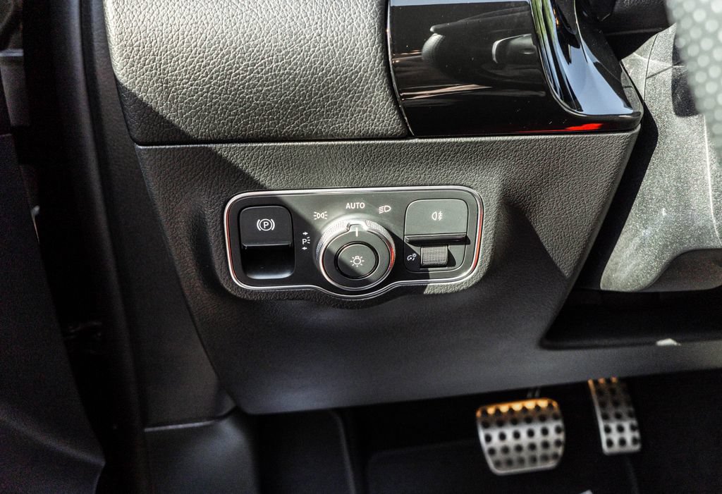 Used 2022 Mercedes-Benz GLA 250 4MATIC image 17