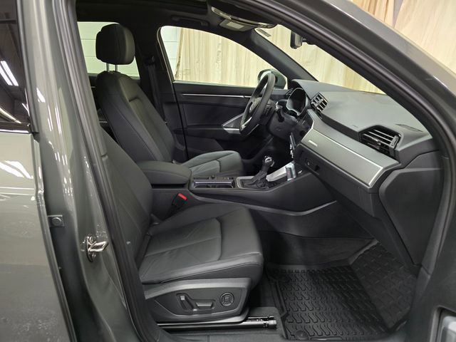 New 2025 Audi Q3 2.0T Premium w/ Convenience Plus Package image 38