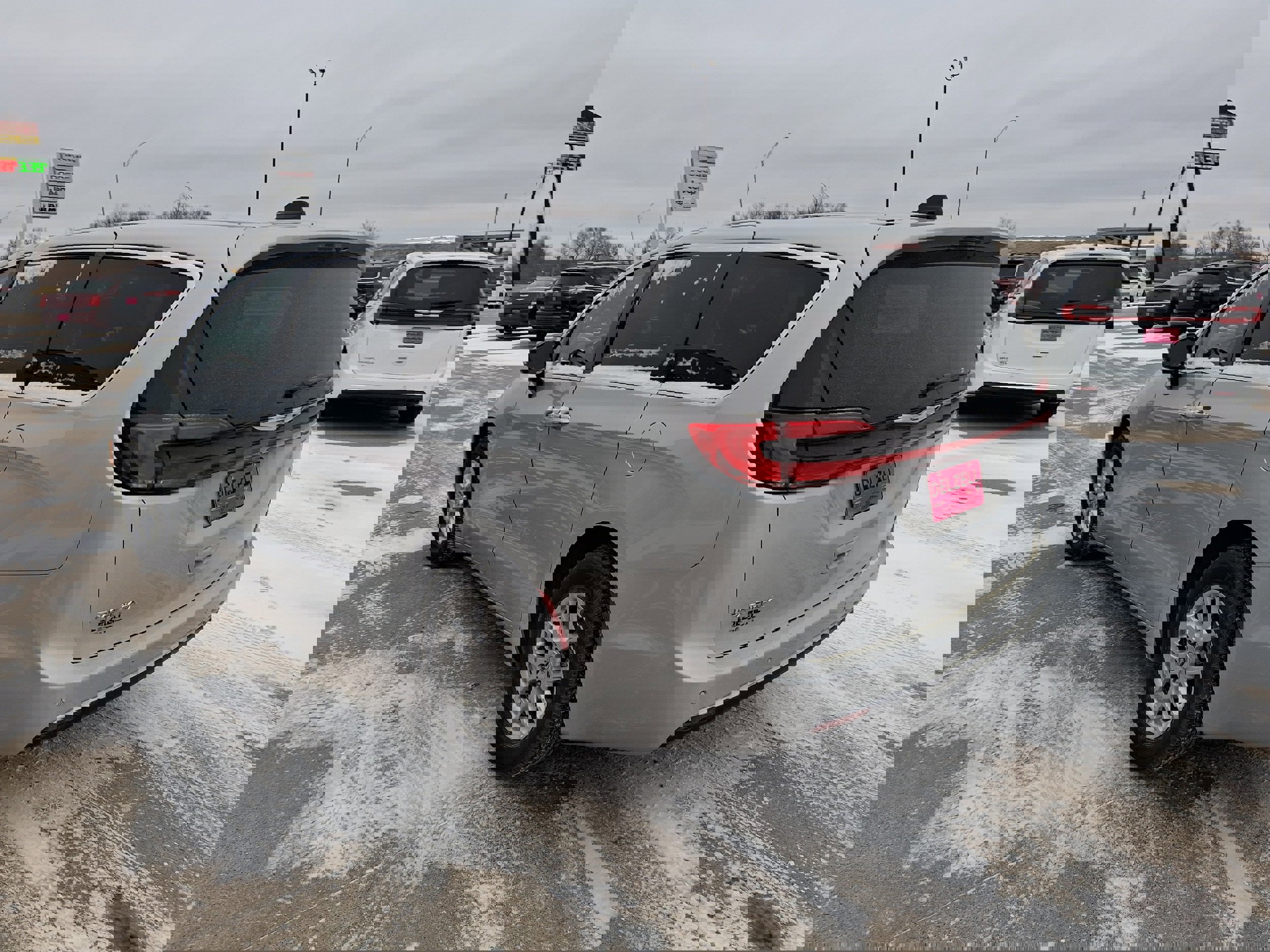 Used 2024 Chrysler Pacifica Touring-L image 8