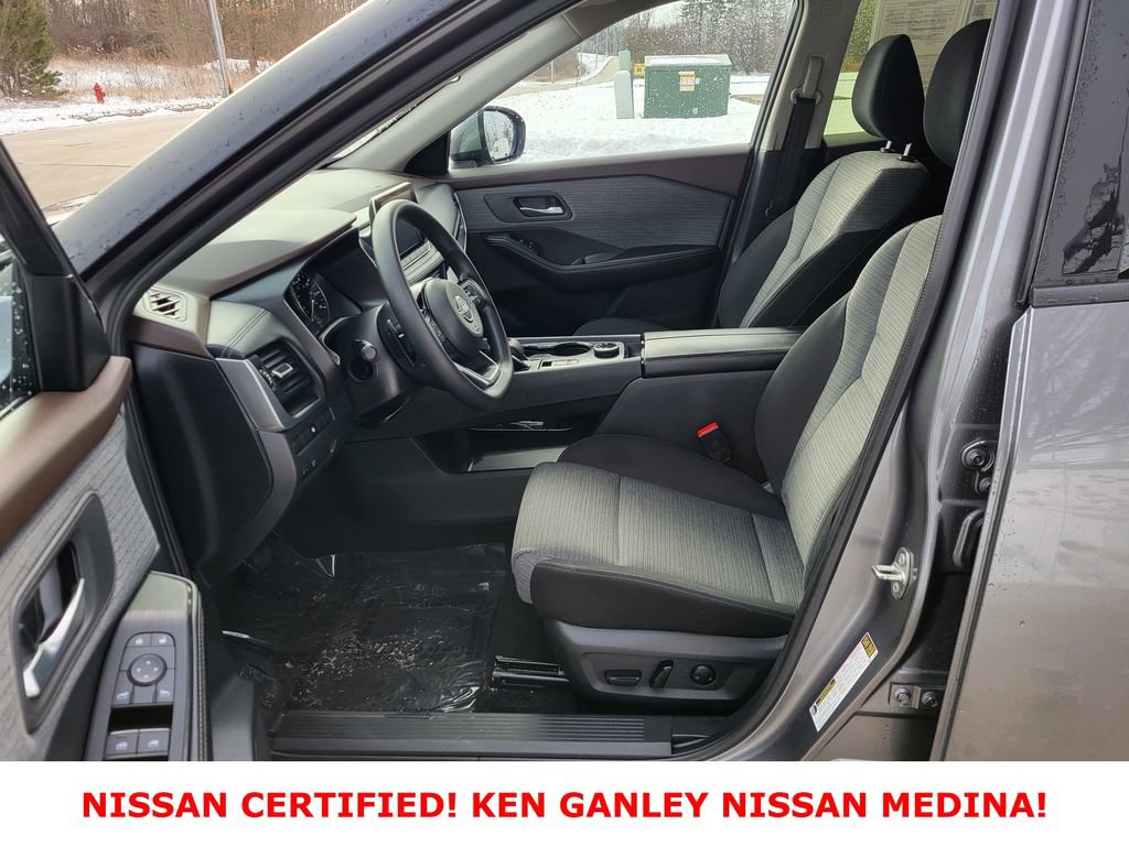 Certified 2023 Nissan Rogue SV image 36