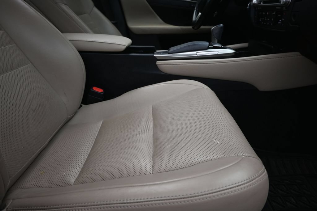 Used 2017 Lexus GS 350 w/ Preferred Accessory Package RWD image 25