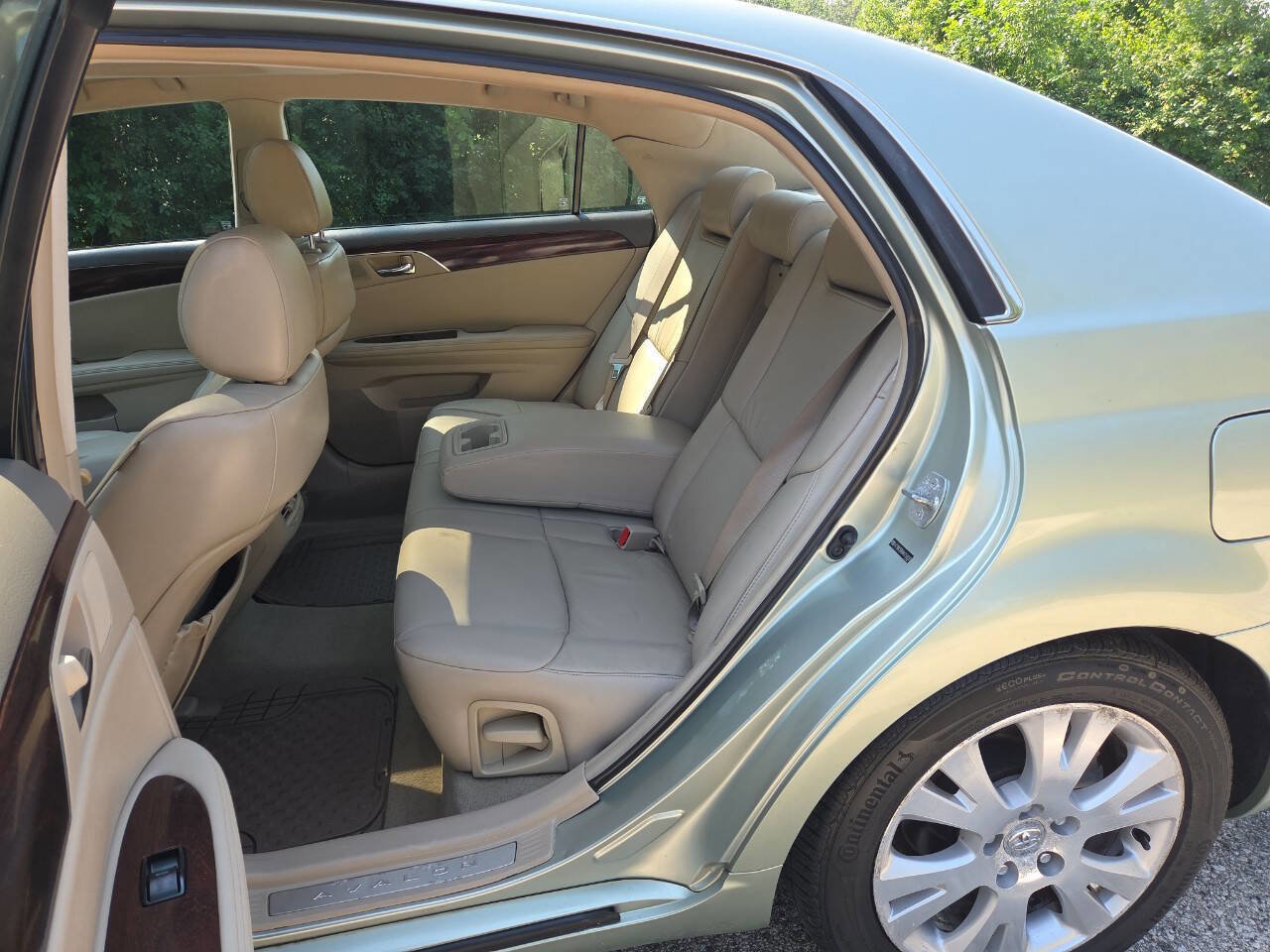 Used 2008 Toyota Avalon XLS image 15