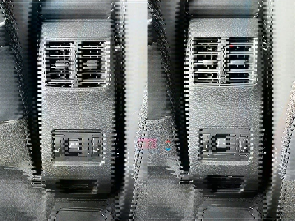 New 2025 Mitsubishi Outlander 4WD Plug-In Hybrid image 28