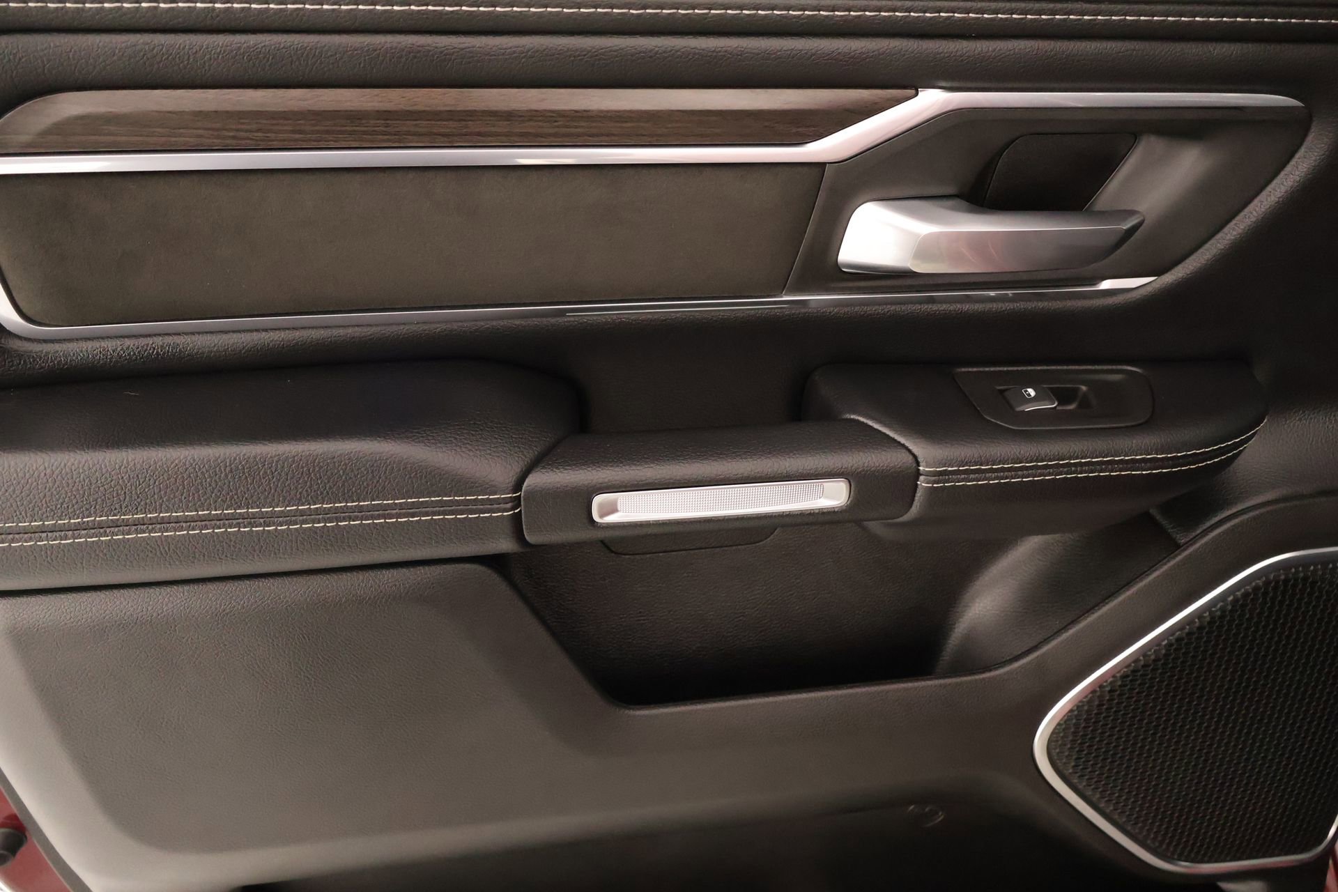 Used 2025 RAM 1500 Laramie w/ Sport Appearance Package image 18