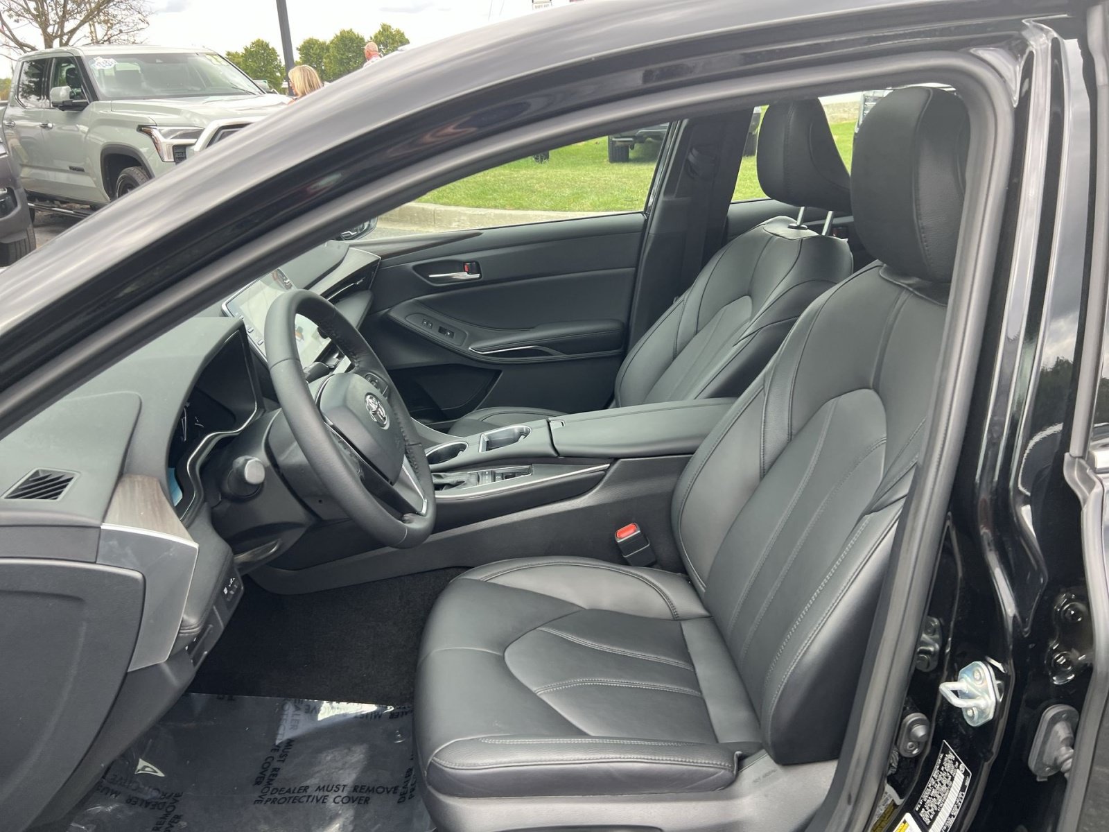Used 2021 Toyota Avalon XLE w/ Moonroof Package FWD image 13