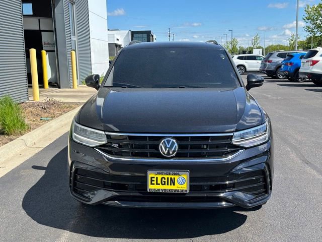 Used 2024 Volkswagen Tiguan SE R-Line AWD/4WD image 2
