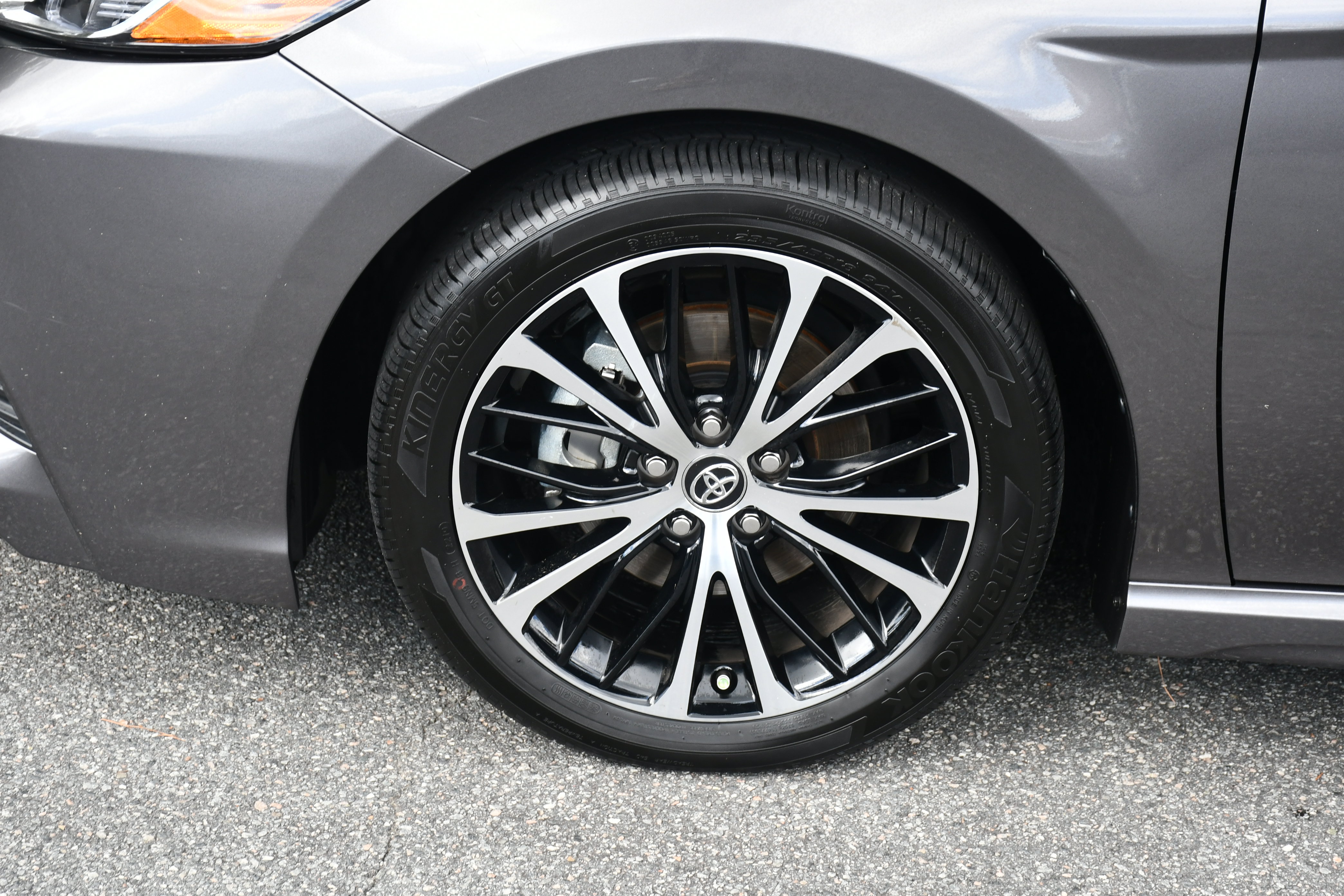 Used 2020 Toyota Camry SE w/ Convenience Package FWD image 20