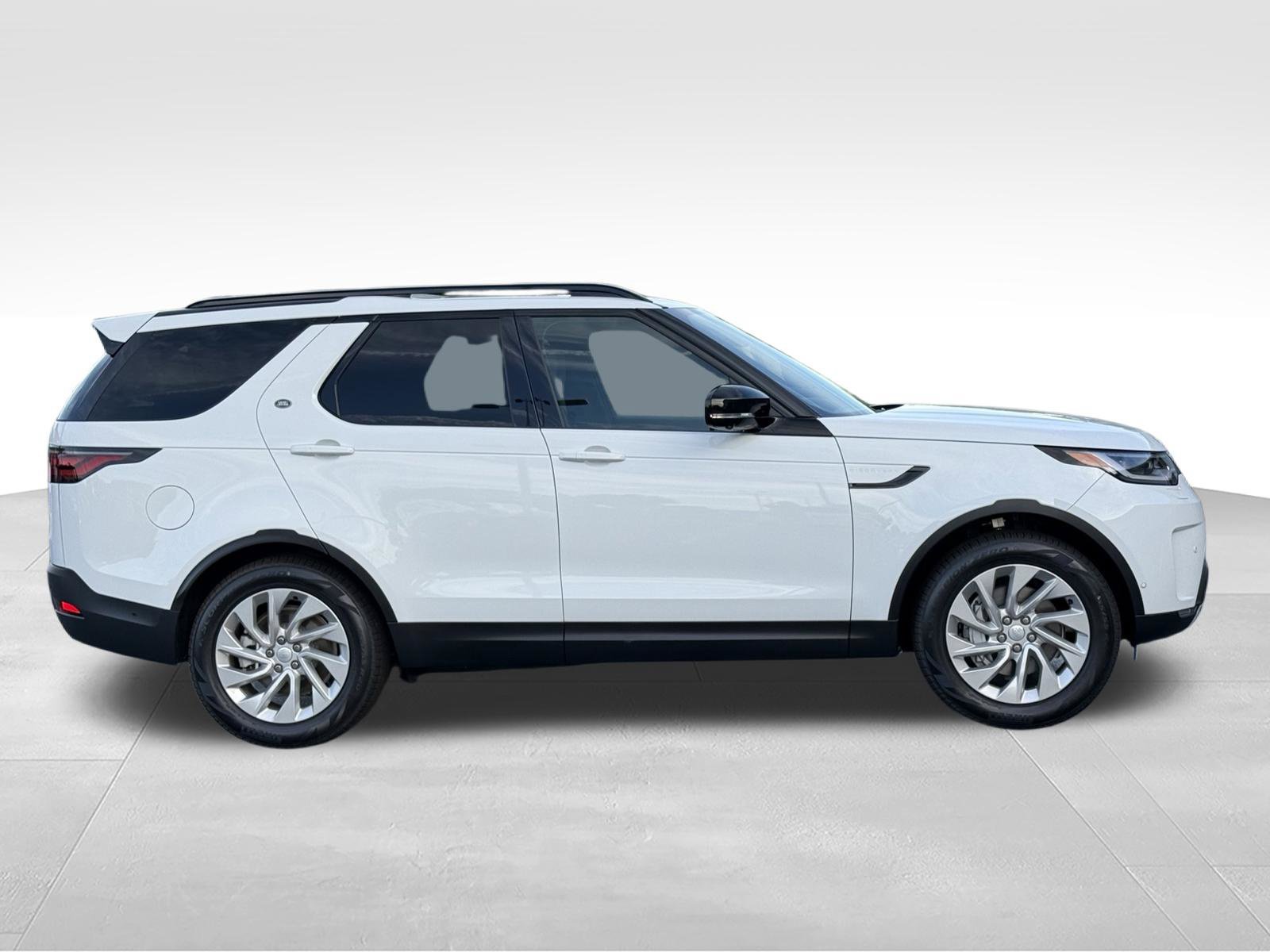 New 2026 Land Rover Discovery S AWD/4WD image 7