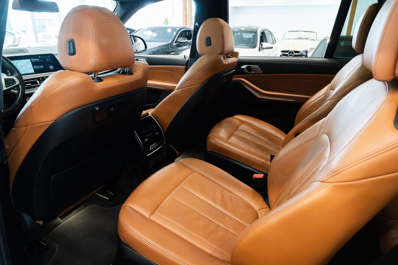 Used 2022 BMW X7 xDrive40i w/ M Sport Package image 22