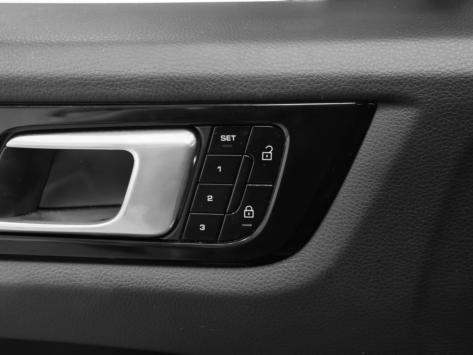 Certified 2021 Porsche Cayenne AWD/4WD image 25