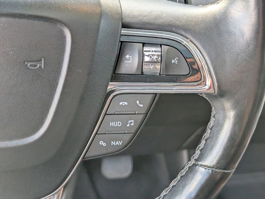 Used 2020 Lincoln Navigator L Reserve w/ Equipment Group 208A Reserve image 21