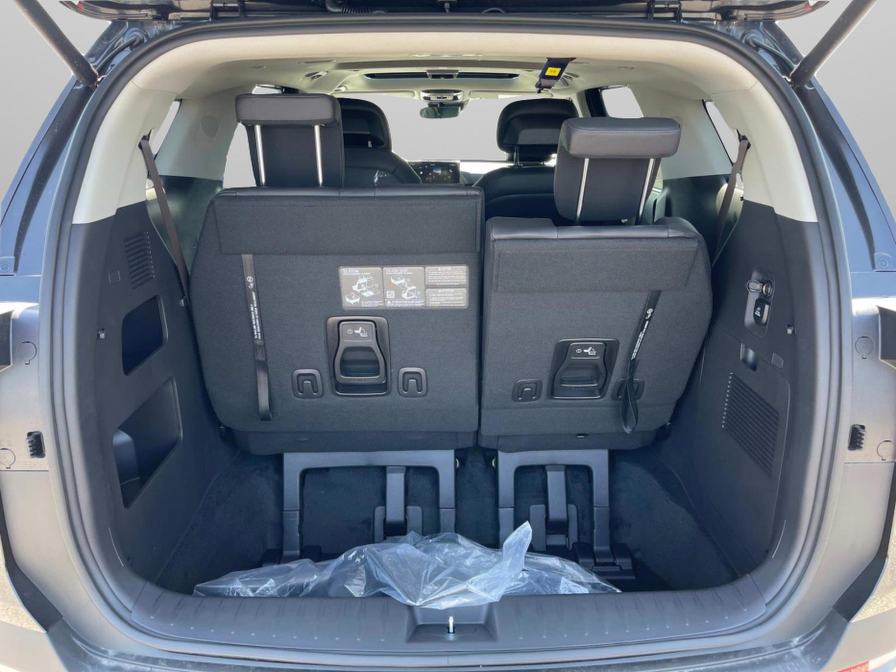 New 2026 Kia Carnival SX Prestige image 12