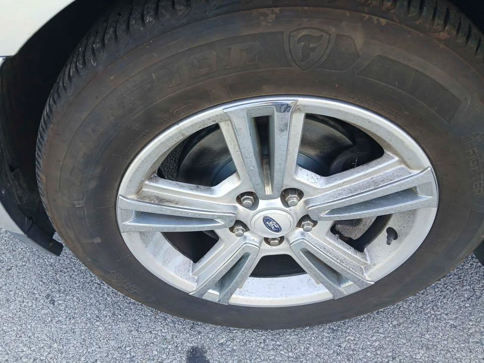 Used 2012 Ford Mustang Convertible RWD image 20