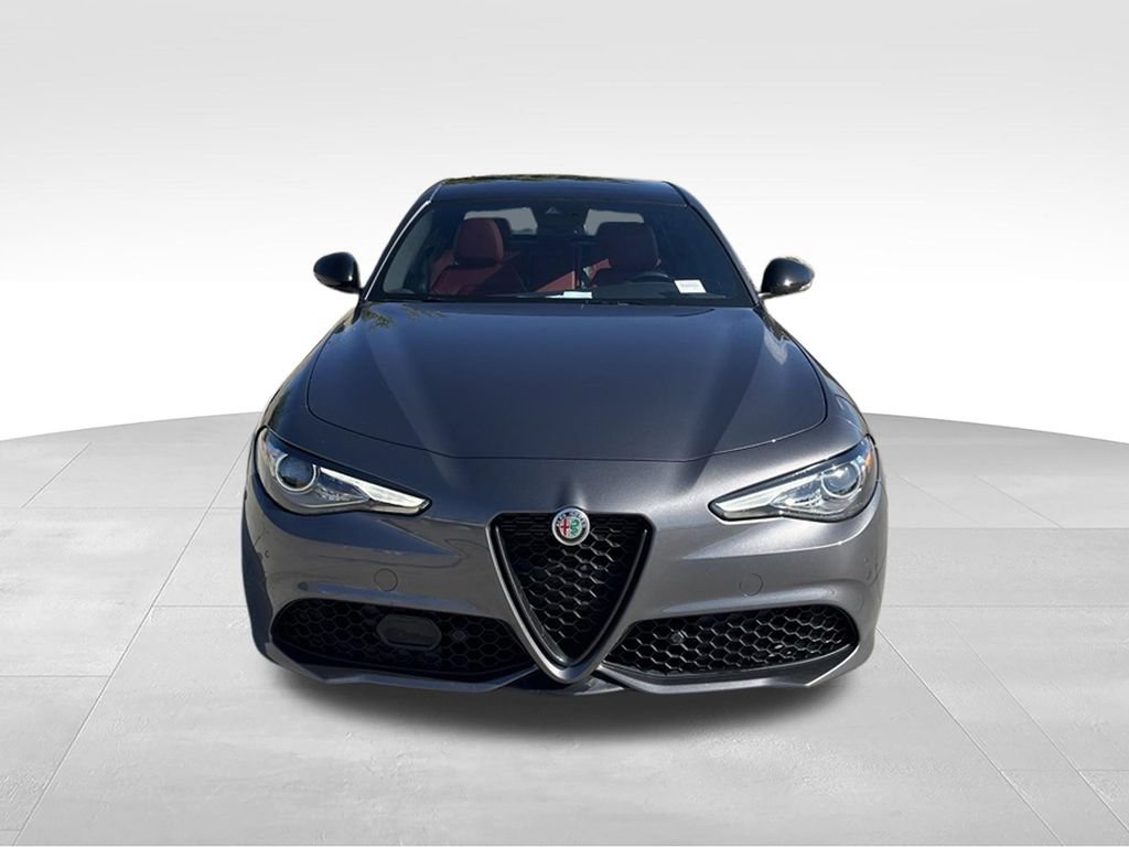 Used 2023 Alfa Romeo Giulia Veloce RWD image 3