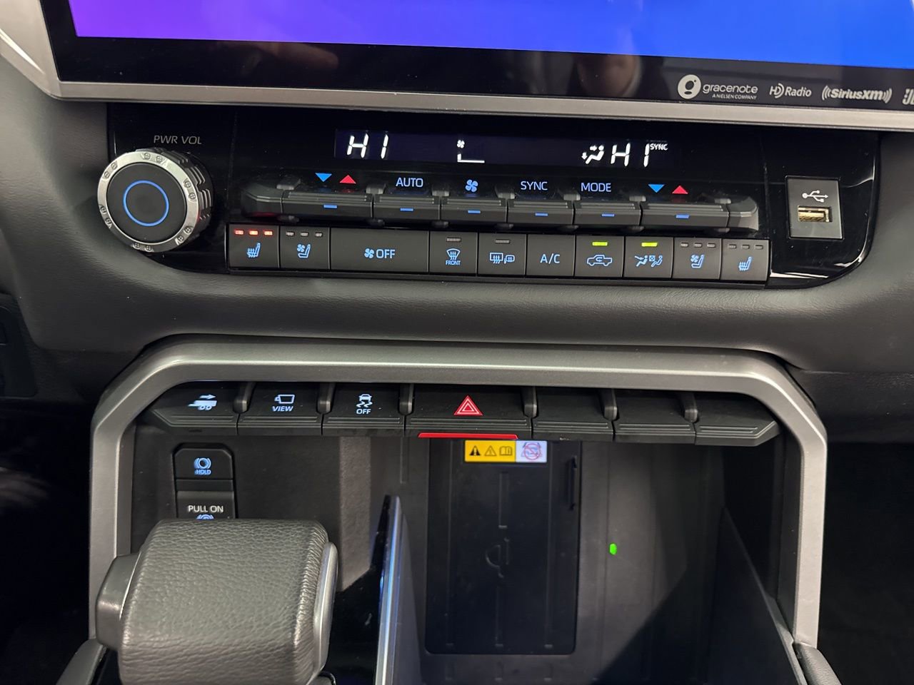 Used 2024 Toyota Tundra Platinum AWD/4WD image 30