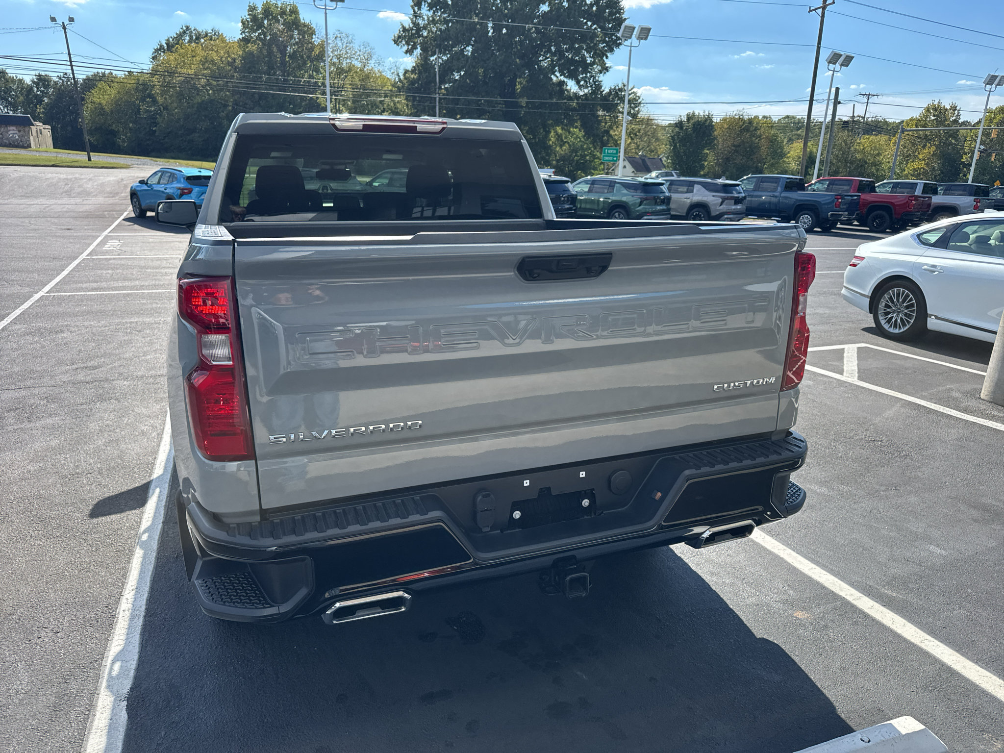 Used 2024 Chevrolet Silverado 1500 Custom Trail Boss AWD/4WD image 5
