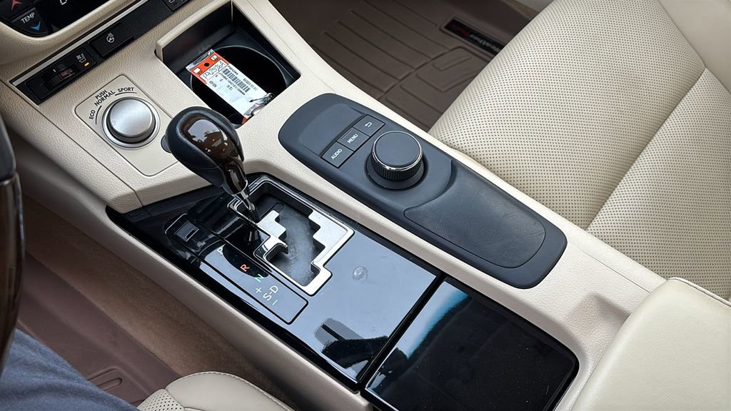 Used 2014 Lexus ES 350 w/ Premium Package image 21