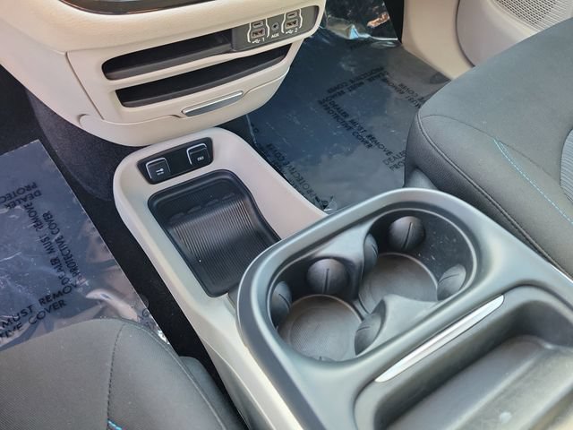 Used 2021 Chrysler Pacifica Touring FWD image 26