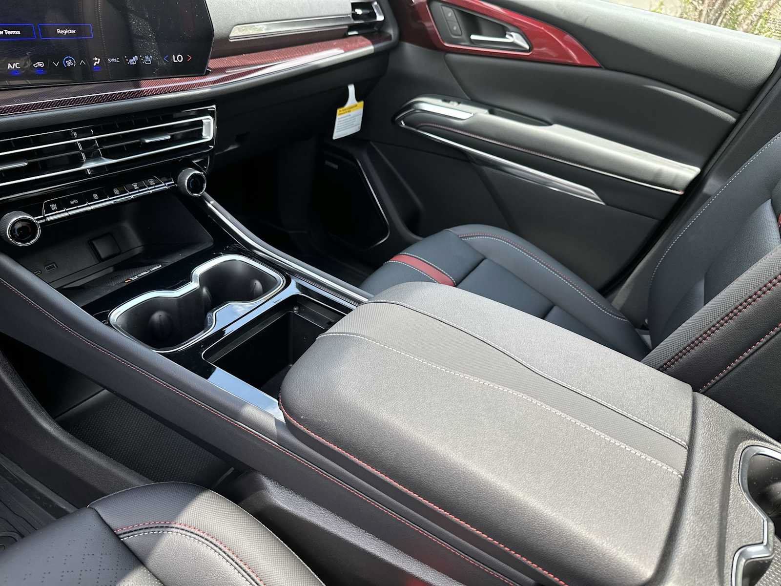 New 2026 Chevrolet Traverse RS w/ LPO, Floor Liner Package FWD image 21