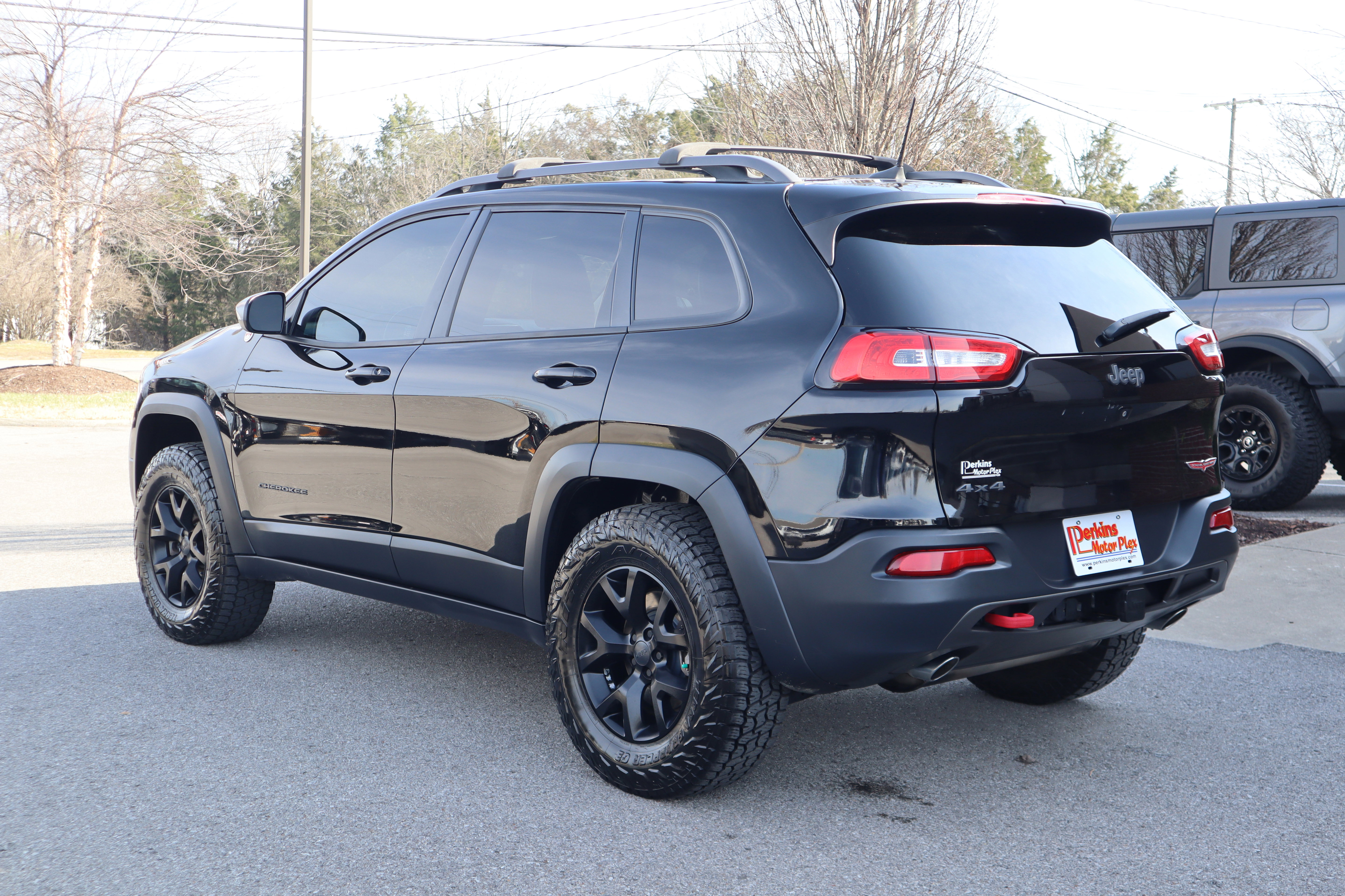 Used 2017 Jeep Cherokee Trailhawk w/ Trailer Tow Group image 9