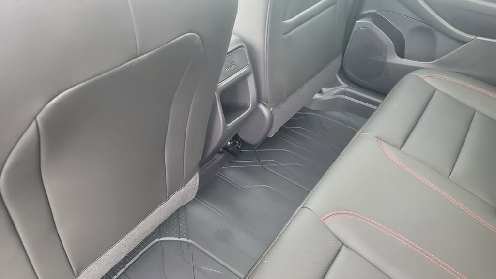 New 2026 Chevrolet Trax RS w/ Sunroof Package FWD image 27