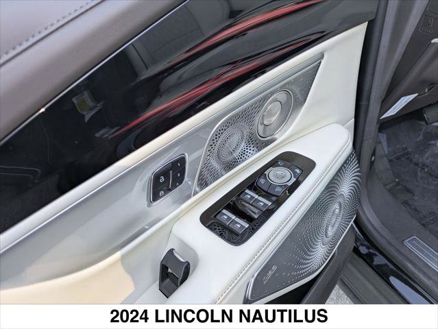 Used 2024 Lincoln Nautilus Black Label w/ Jet Appearance Package (87T) image 10
