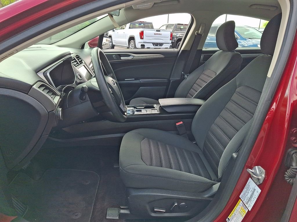Used 2017 Ford Fusion SE w/ Fusion SE Technology Package FWD image 15