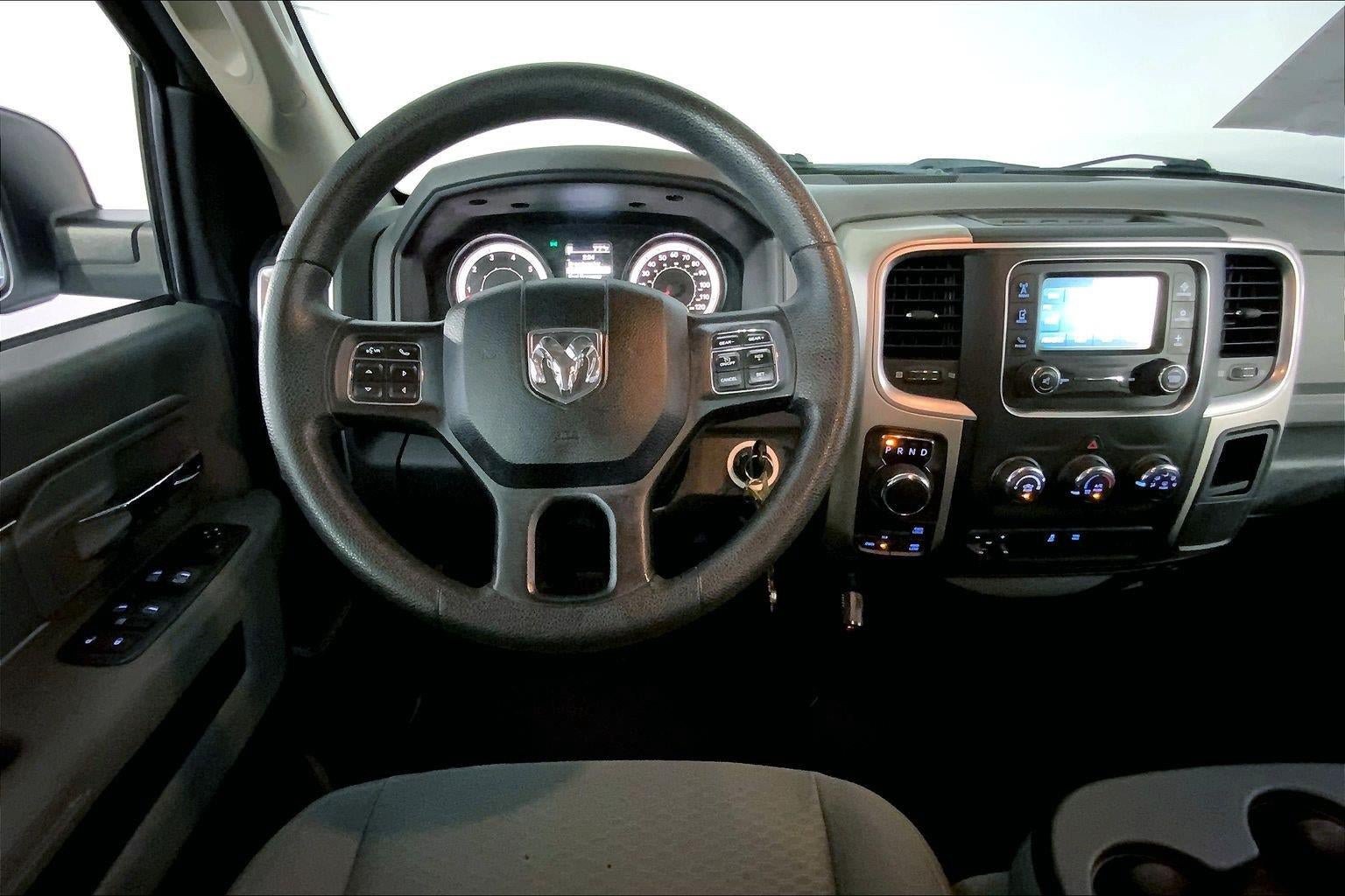 Used 2016 RAM 1500 Classic SLT AWD/4WD image 5