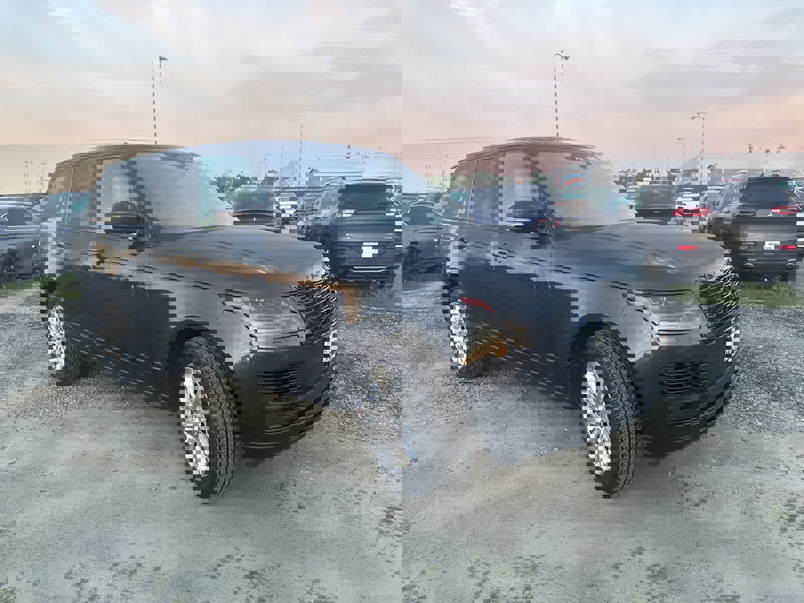 Used 2021 Land Rover Range Rover image 2