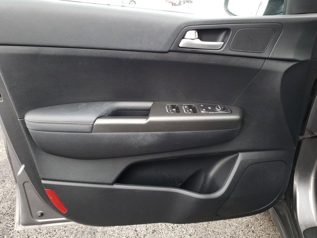 Used 2017 Kia Sportage LX image 15