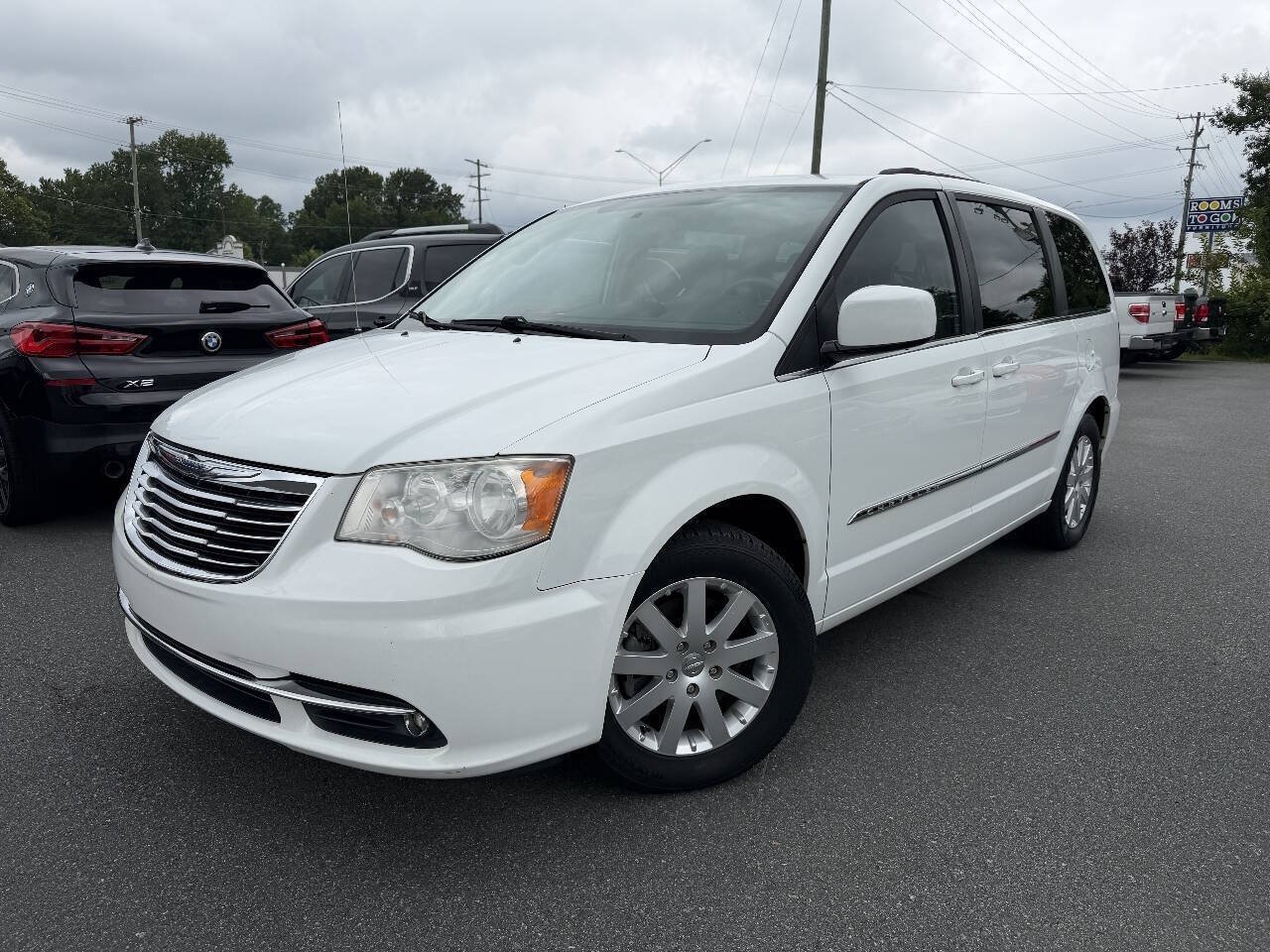 Used 2014 Chrysler Town & Country Touring