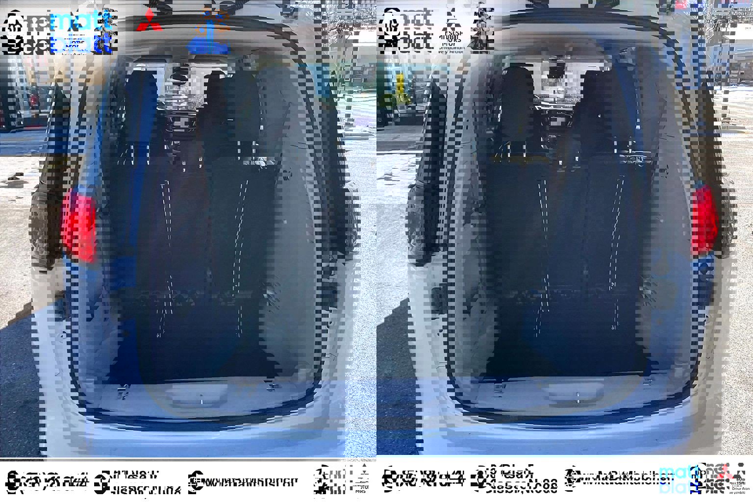 Used 2023 Chrysler Voyager LX image 36