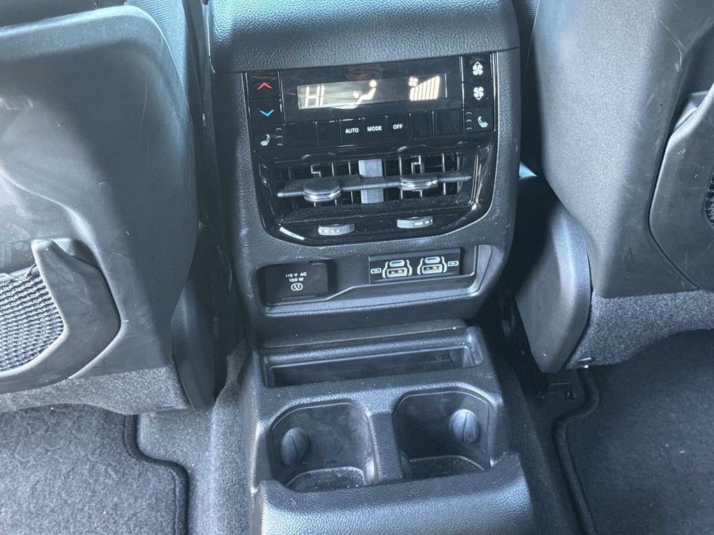 Used 2023 Jeep Grand Cherokee L Overland image 15