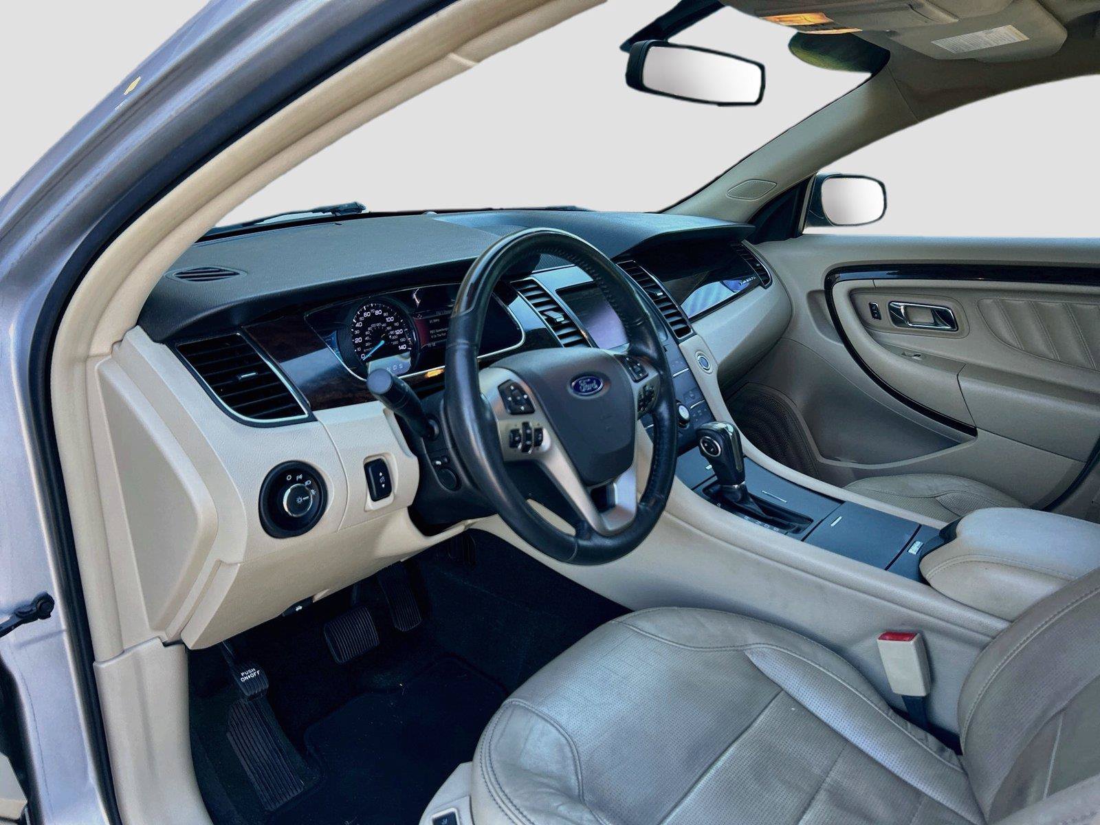 Used 2015 Ford Taurus Limited FWD image 26