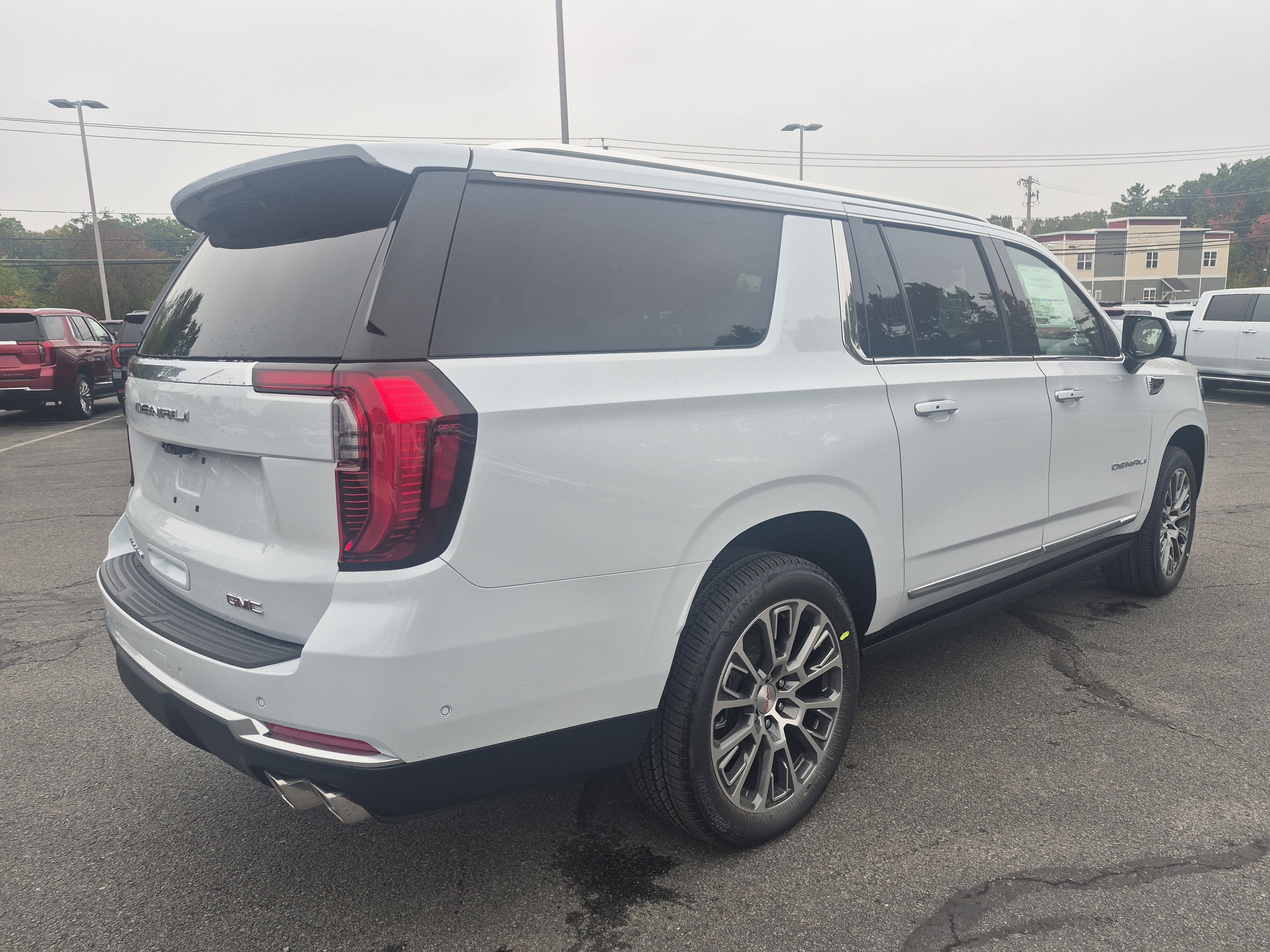 New 2027 GMC Yukon XL Denali w/ Denali Reserve Package AWD/4WD image 5