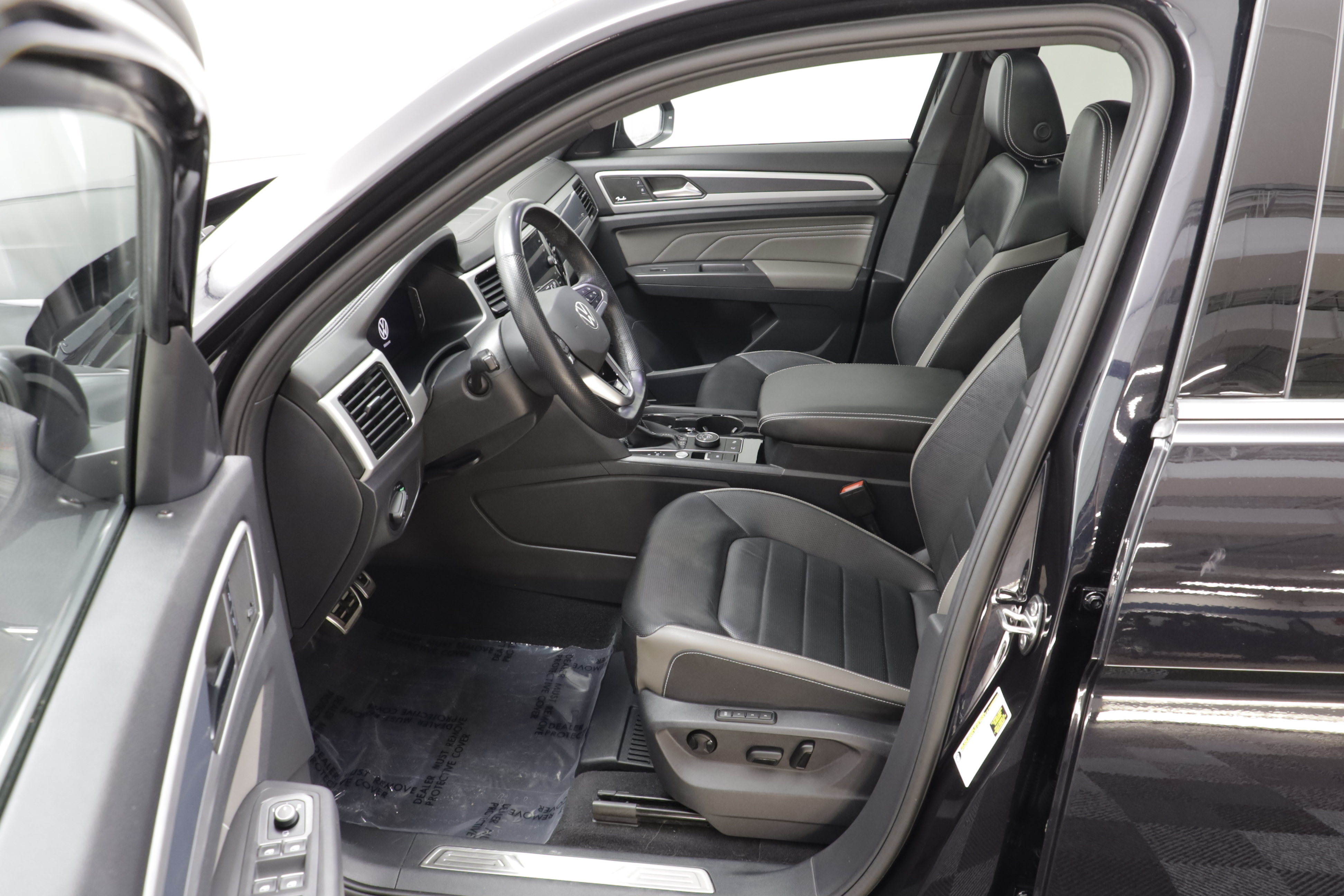 Used 2023 Volkswagen Atlas Cross Sport SEL Premium R-Line AWD/4WD image 6