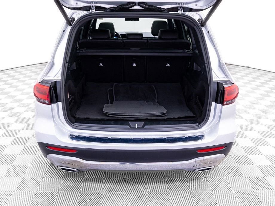 Used 2021 Mercedes-Benz GLB 250 4MATIC w/ Premium Package image 33