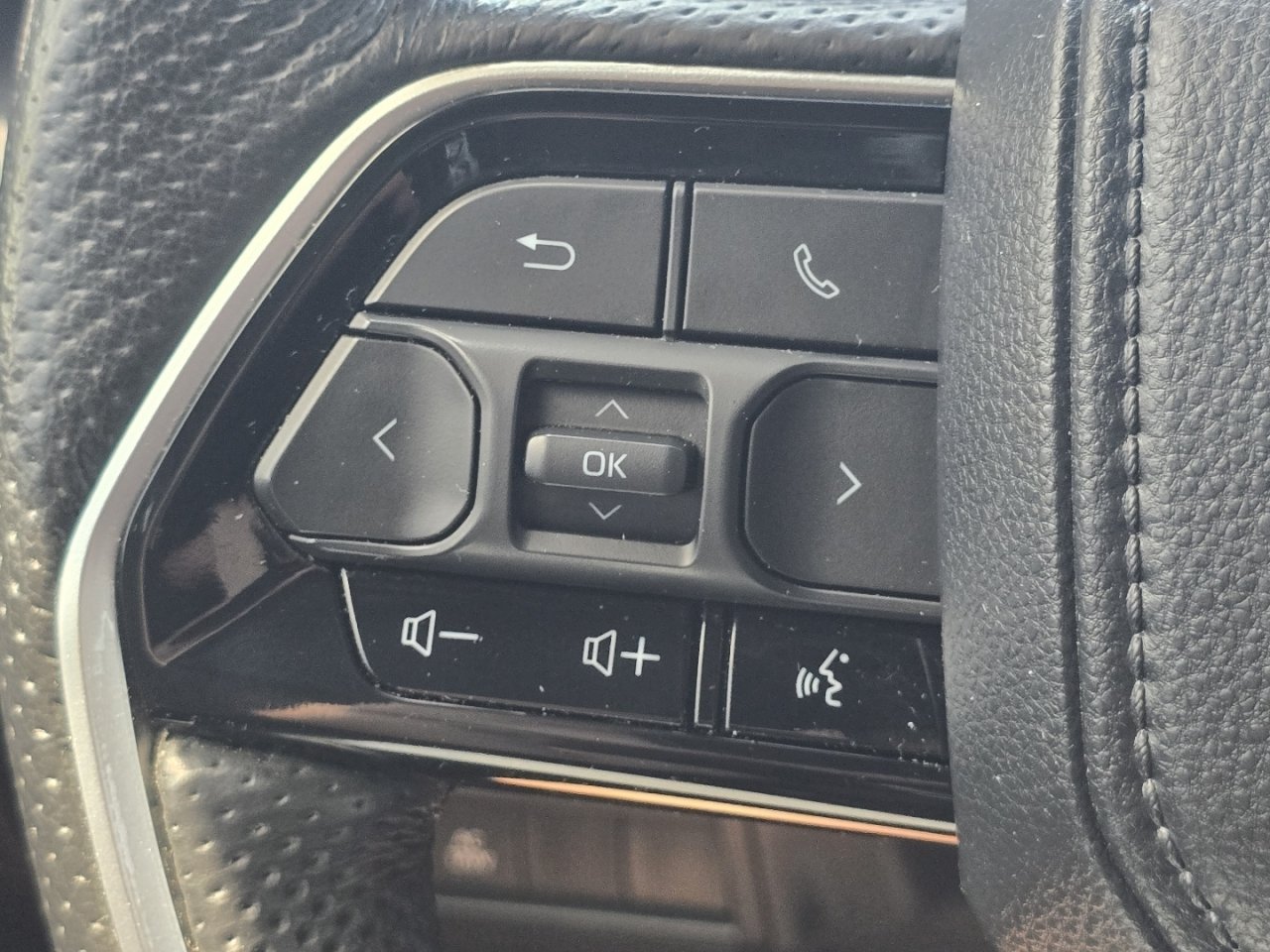 Certified 2024 Toyota Sequoia Platinum AWD/4WD image 37