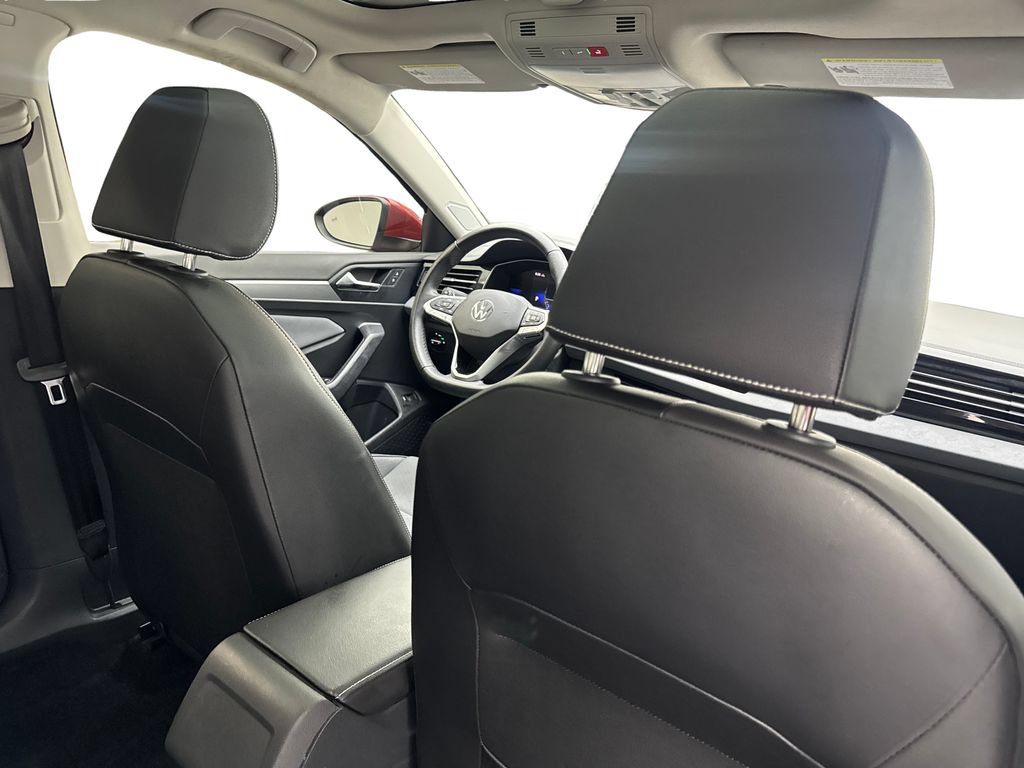 Used 2025 Volkswagen Jetta SE FWD image 41