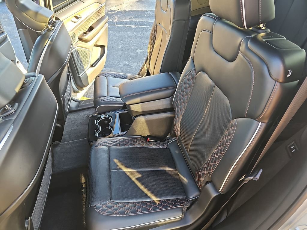 Used 2022 Jeep Grand Cherokee L Summit w/ Luxury Tech Group V image 15