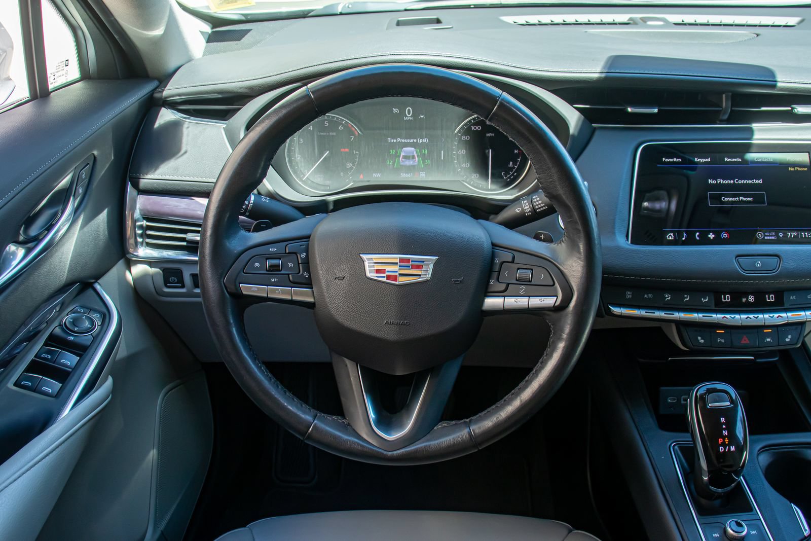 Used 2021 Cadillac XT4 Luxury w/ Cold Weather Package AWD/4WD image 2